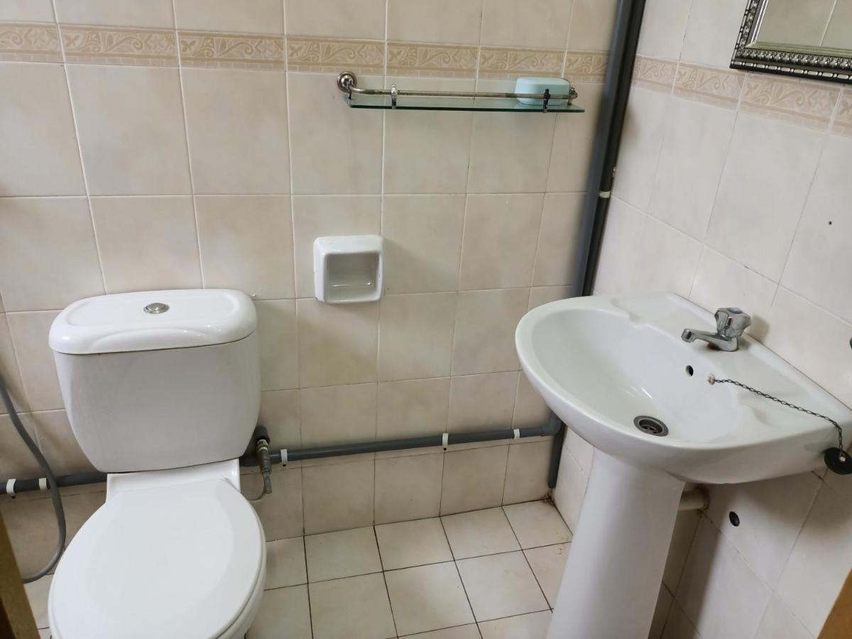 Oyo Home 90419 Sahar Guesthouse Malacca Eksteriør bilde