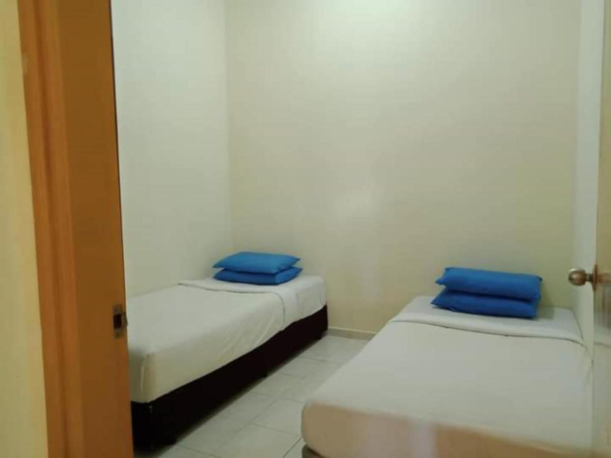 Oyo Home 90419 Sahar Guesthouse Malacca Eksteriør bilde