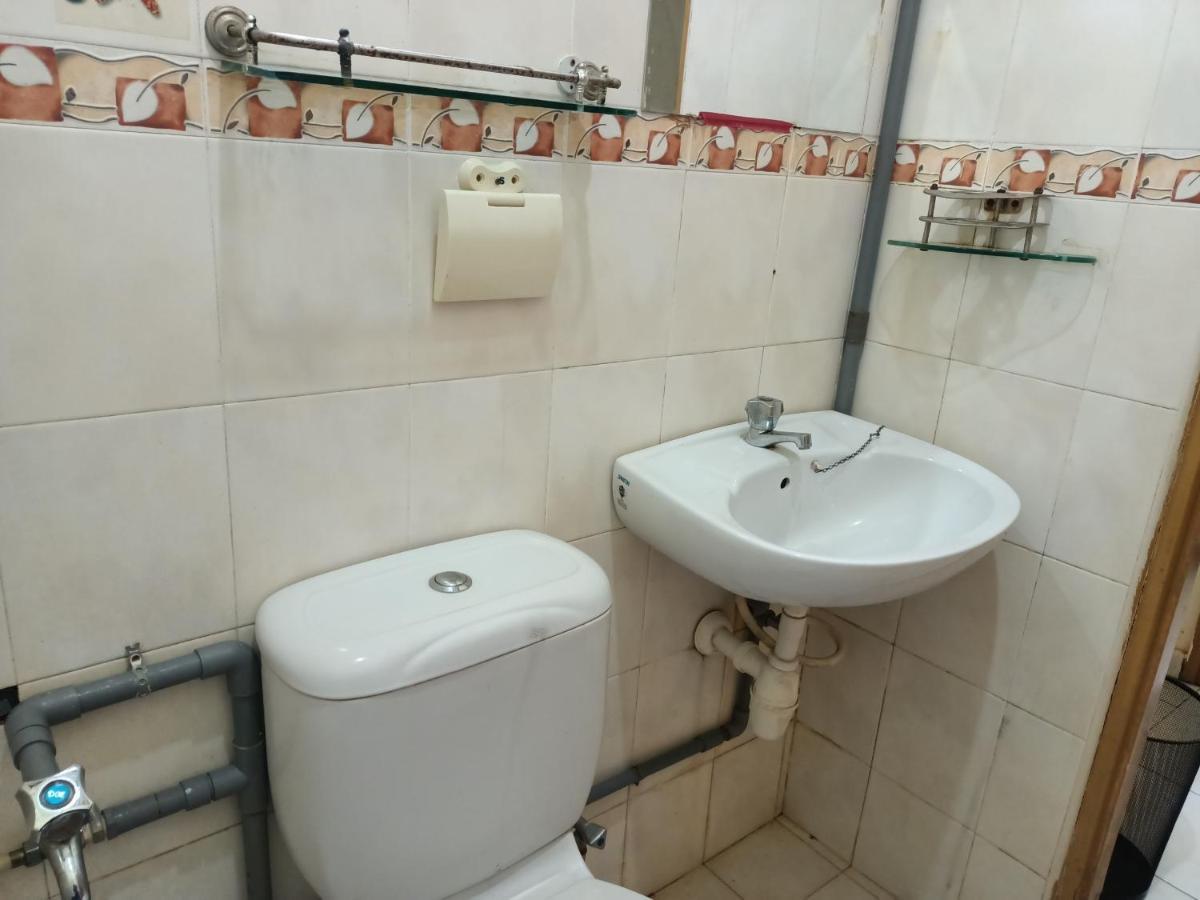 Oyo Home 90419 Sahar Guesthouse Malacca Eksteriør bilde