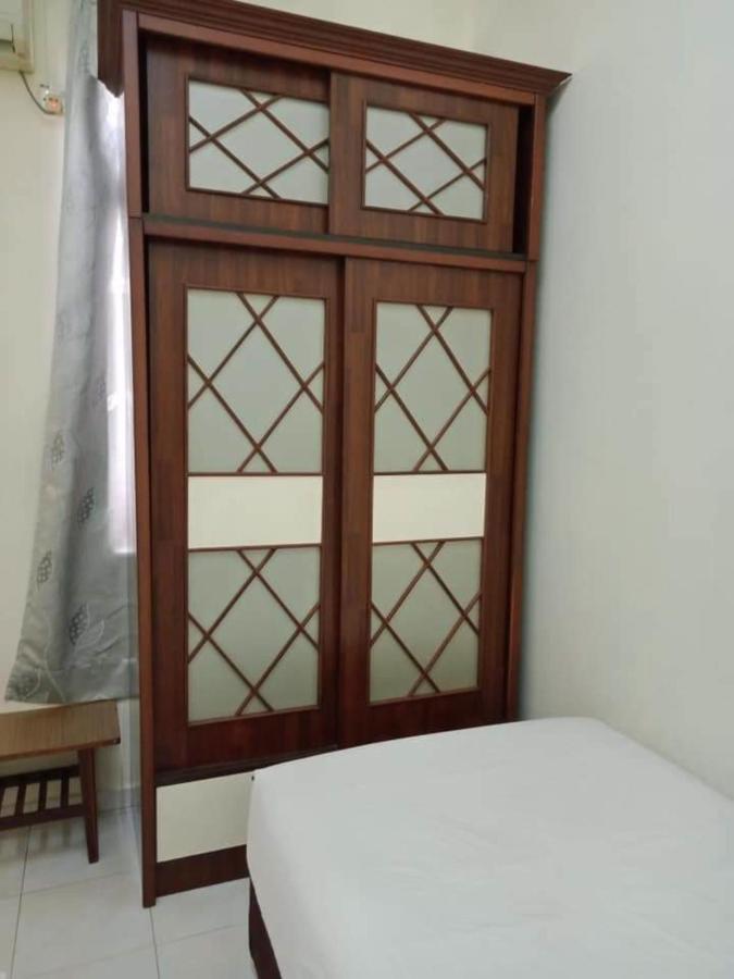 Oyo Home 90419 Sahar Guesthouse Malacca Eksteriør bilde
