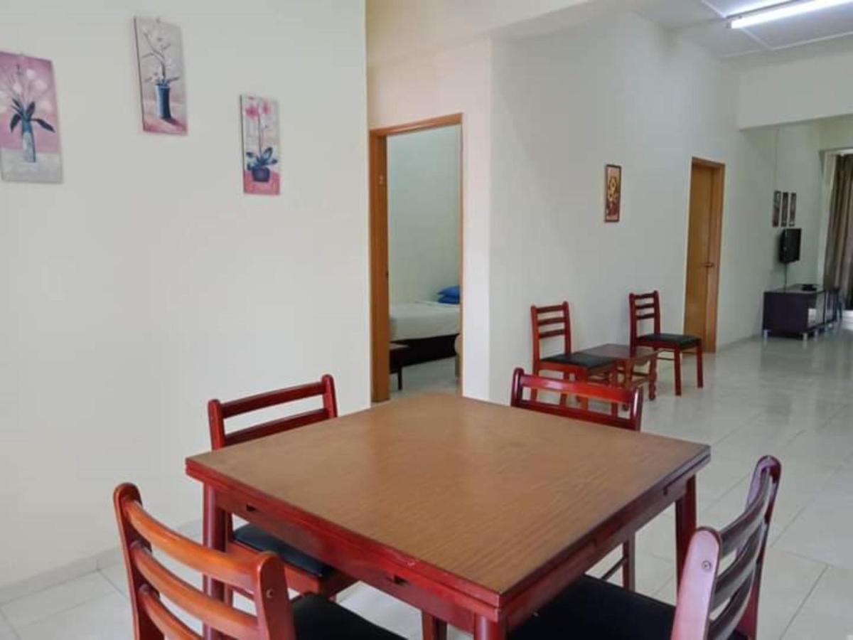 Oyo Home 90419 Sahar Guesthouse Malacca Eksteriør bilde